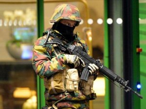 Paris attacks: 16 arrested in Brussels anti-terror raids