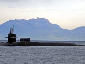 Japan bids for $35 billion Australia submarine contract