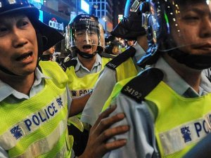 Thousands march in Seoul