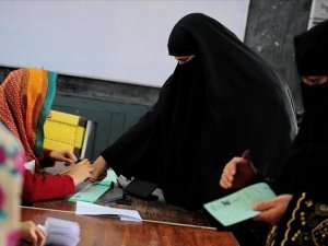 Saudi women allowed to vote, run for elections for first time