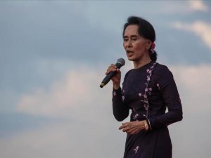 Myanmar: Suu Kyi to honor trishaw drivers for polls win