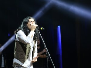 Murat Kekilli Zeytinburnu'nda konser verdi