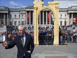 London mayor unveils replica of Palmyra monument