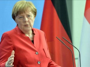 Merkel defends Turkey policy amid criticism