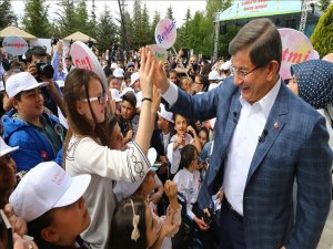 Turkish PM celebrates Children’s Day in Ankara