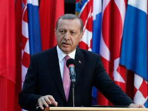 Erdogan urges West to help with refugees