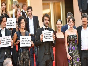 Film cast protests Brazilian leader’s ouster at Cannes