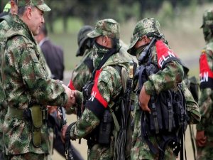 Colombia rebels to hand over minor fighters to govt