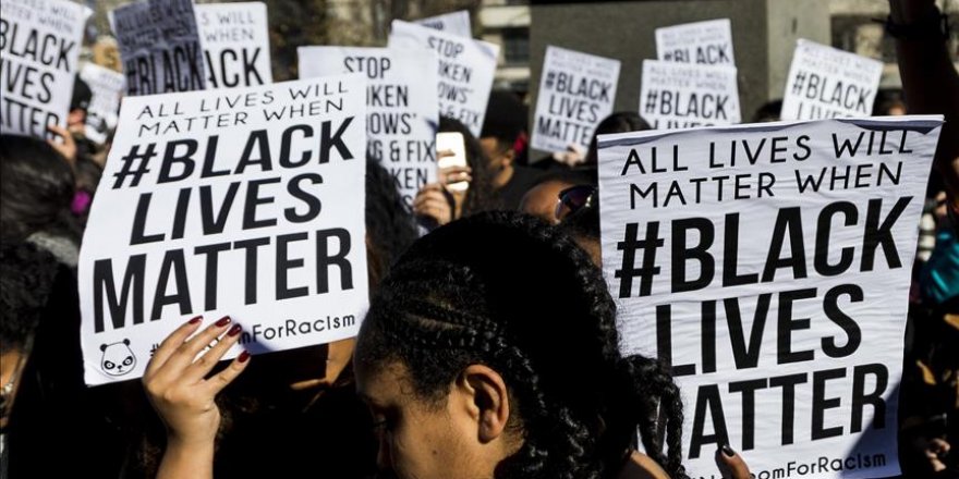 UK: Black Lives Matter movement blocks road to Heathrow