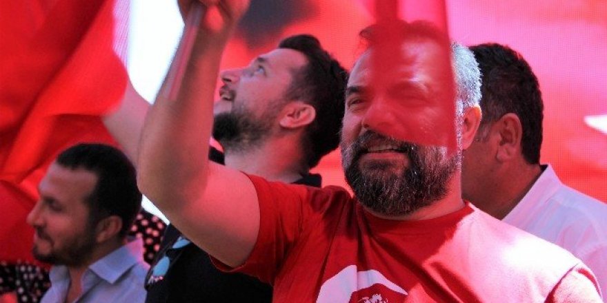 Oktay Kaynarca’dan beğeni rekoru kıran paylaşım