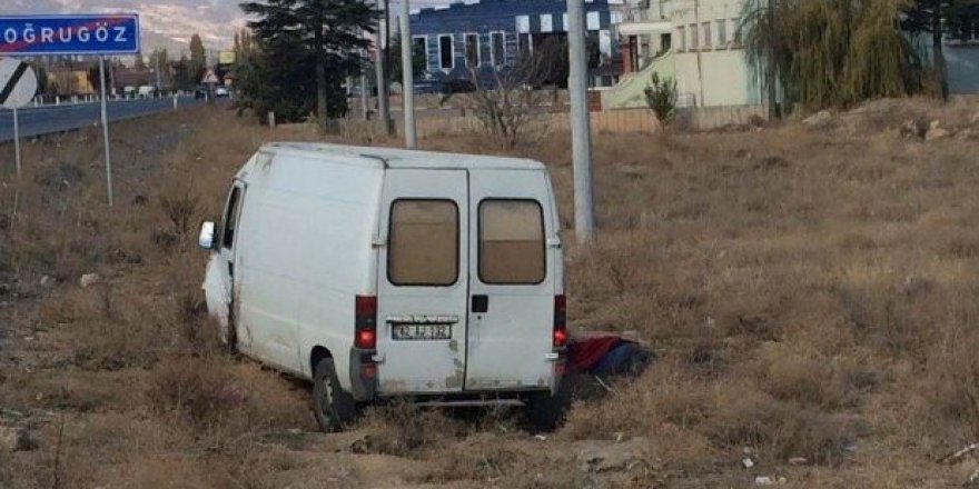 Konya’da kamyonet şarampole devrildi: 1 ölü, 1 yaralı