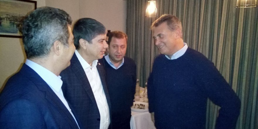 Fikret Orman ve Haluk Levent beraber şarkı söyledi