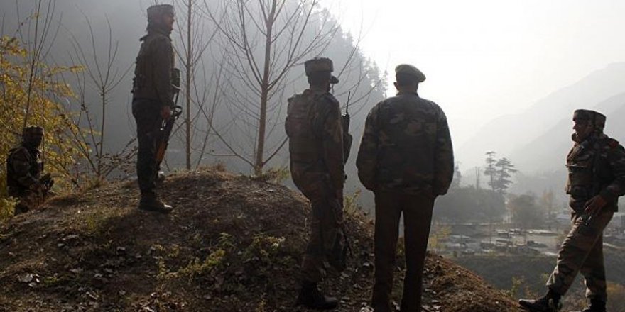 2 Indian troops killed by suspected separatists