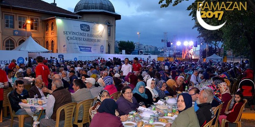 Eyüp Sultan’da ilk iftar