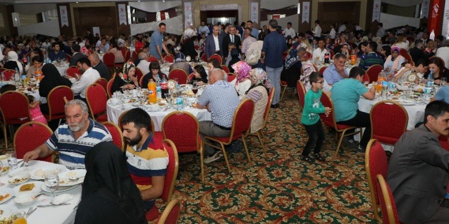 Adana’da şehit aileleri iftar yemeğinde buluştu