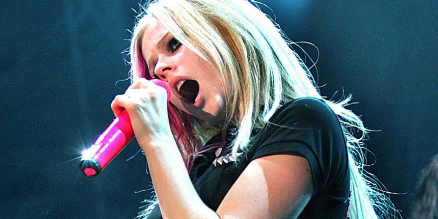 İnternette 'en tehlikeli ünlü' Avril Lavigne