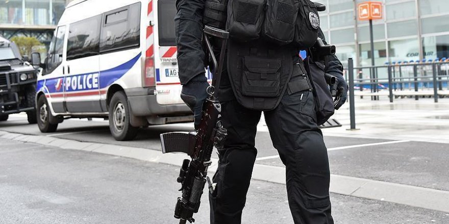 France : Un policier tue trois personnes avant de se suicider à Sarcelles