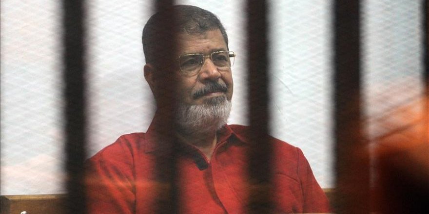 Egyptian court postpones Morsi’s trial to Dec. 3