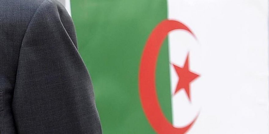 Algérie - Elections locales : Début mitigé du vote, Bouteflika accomplit son devoir