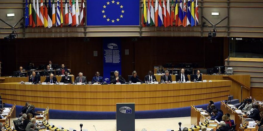 European Parliament urges more progress in Brexit talks