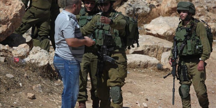 Israel arrests 22 Palestinians in West Bank raids