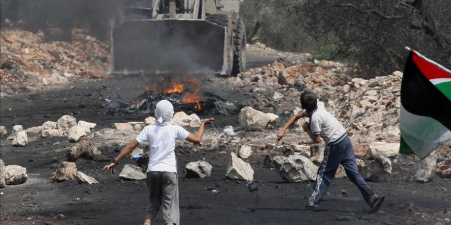 Intifada: From civil disobedience to armed resistance