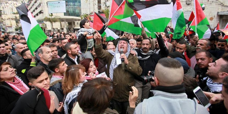 Palestinians protest Trump's embassy move to Jerusalem