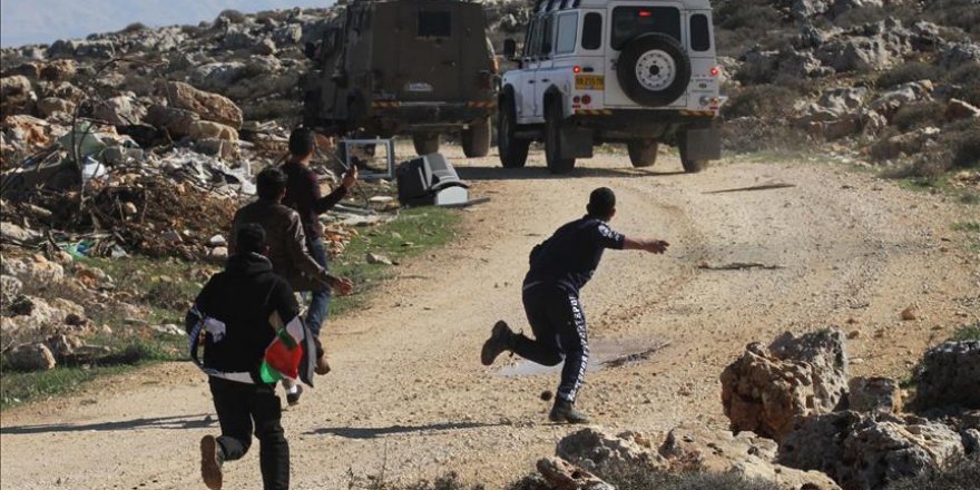 Cisjordanie : 13 palestiniens blessés et 52 atteints d'asphyxie