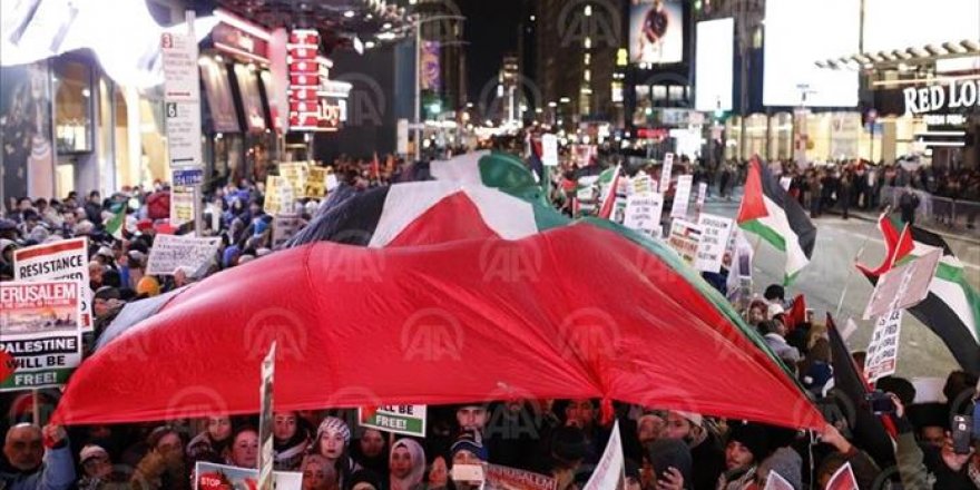 Hundreds in Washington protest US decision on Jerusalem