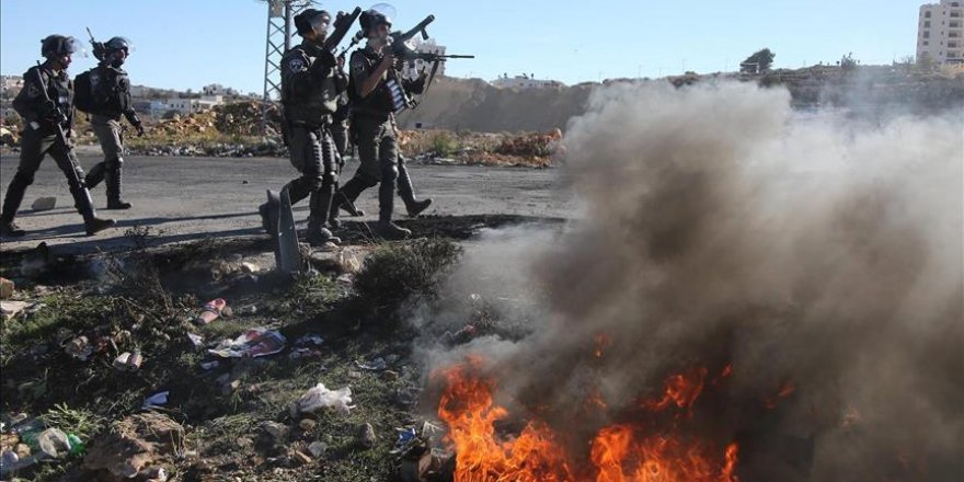 Affrontements avec la police israélienne au camp des réfugiés à Jérusalem