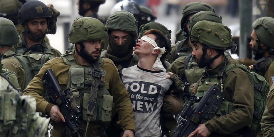 Palestinian boy becomes symbol of Jerusalem protests