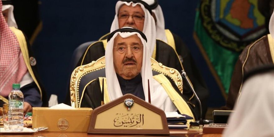 New cabinet ministers sworn in before Kuwaiti emir