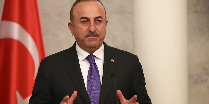 Cavusoglu : La Russie ne retire qu'en partie ses troupes de Syrie