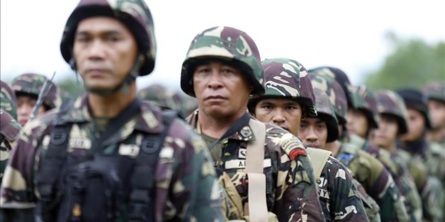 Philippines extends military rule in southern island