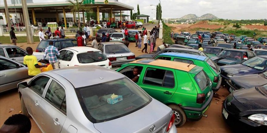 Nigeria threatens crackdown as fuel scarcity worsens