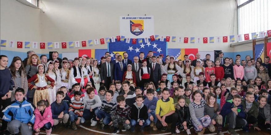 Bosnie-Herzégovine: l'agence turque TIKA renouvèle le mobilier scolaire de l'école de Kiseljak