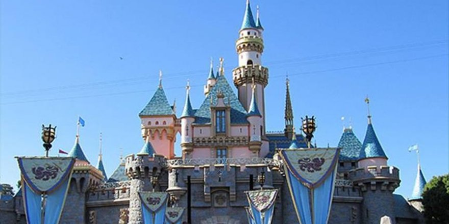 US: Power outage at Disneyland shuts attractions