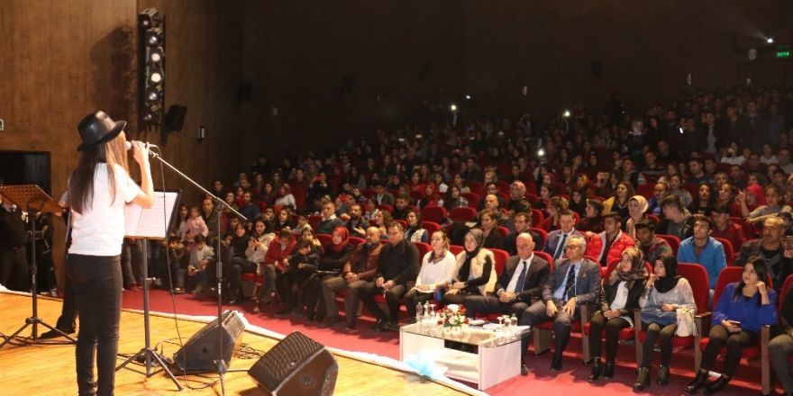 "İnsanlar molotofa değil, güzel etkinliklere layık"