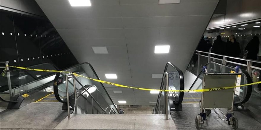 Water leakage causes flooding in New York JFK Airport