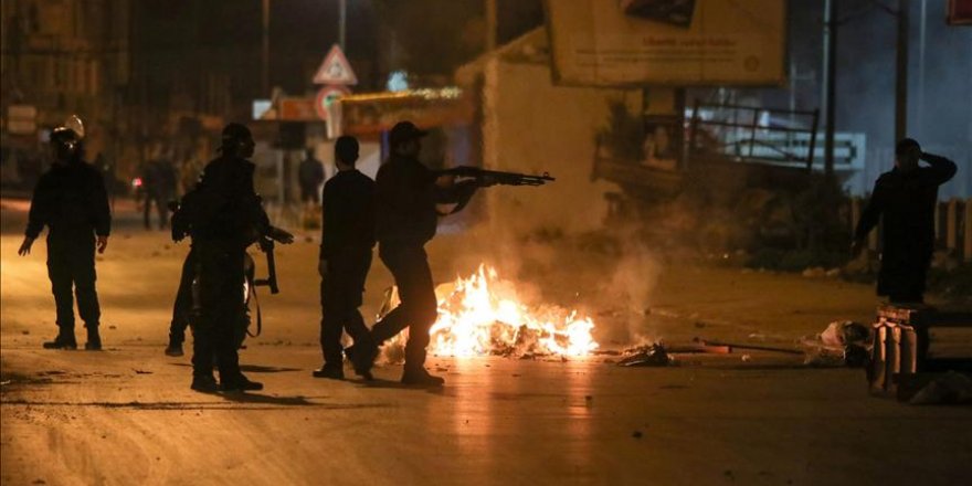 Tunisie : les manifestations nocturnes marquent le pas