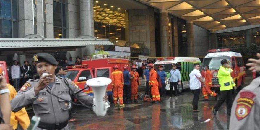 Floor of stock exchange building collapses in Indonesia