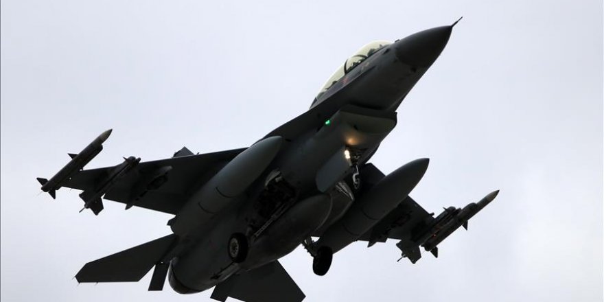 72 Turkish jets for Turkey's 72 martyrs