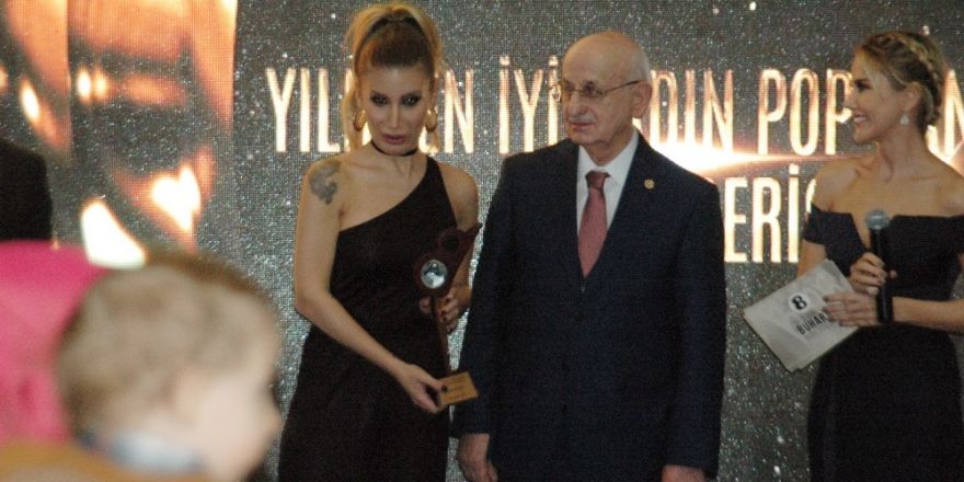 İrem Derici’den Meclis Başkanı Kahraman’a büyük gaf