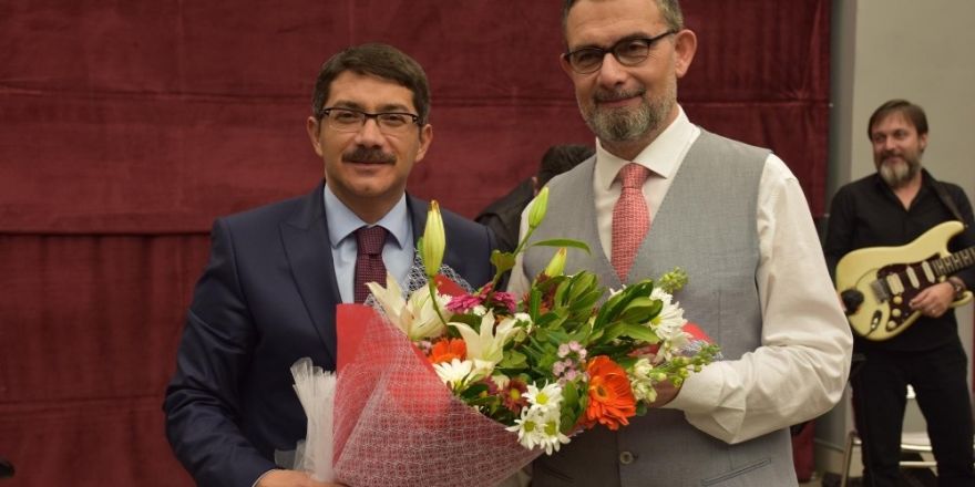 Şehzadeler’de İbrahim Sadri ile şiir gecesi