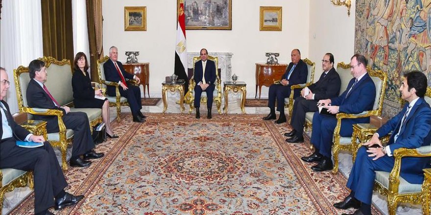 Tillerson visits Egypt's Sisi at start of Mideast tour