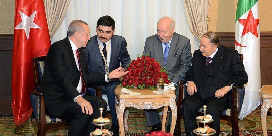 Erdogan rencontre Bouteflika à Alger