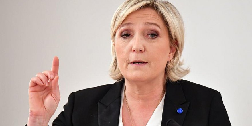 Publication d'exactions de Daech sur la toile: Marine le Pen mise en examen