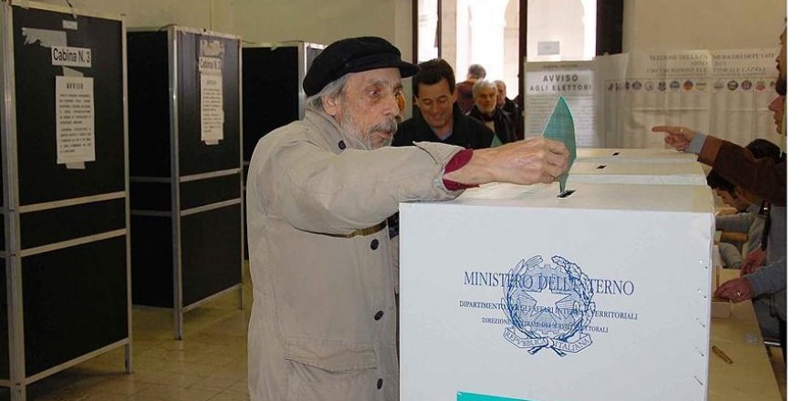 Italians begin voting for new parliament