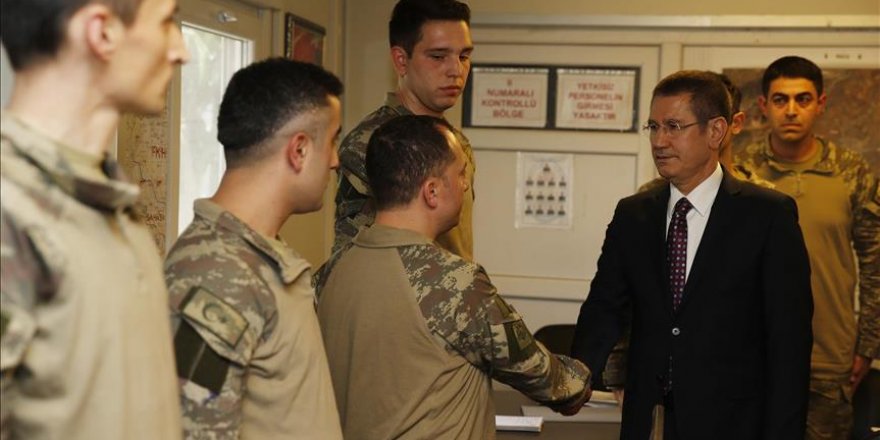 Opération Rameau d'olivier: Visite du ministre turc de la Défense au centre de Commandement