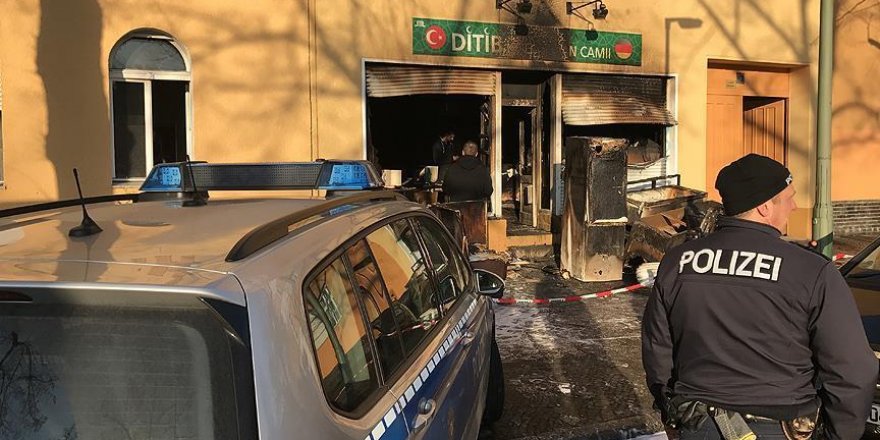 Berlin: Turkish mosque set on fire in arson attack